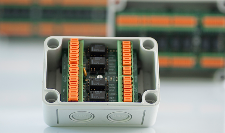 Sensor-relay-switchboxes – as a link to the control unit Sensor-relay-switchboxes – as a link to the control unit