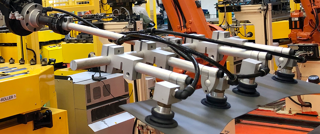 Fully automated press line for sheet metal forming